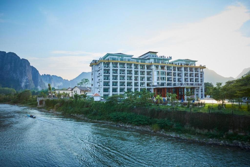 Thavisouk Riverside Hotel Ванг-Виенг Экстерьер фото